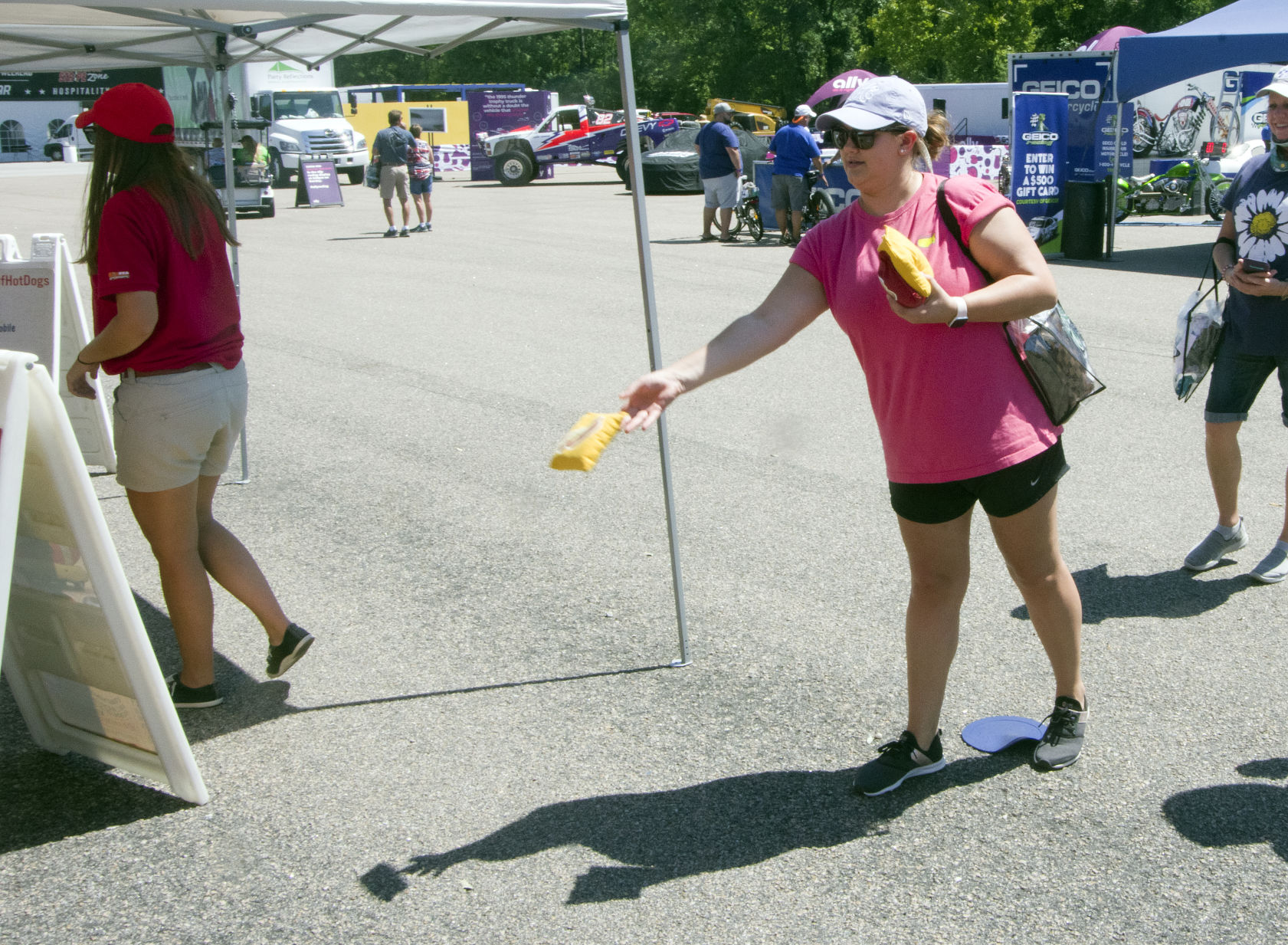 Friday at the Bojangles' Southern 500